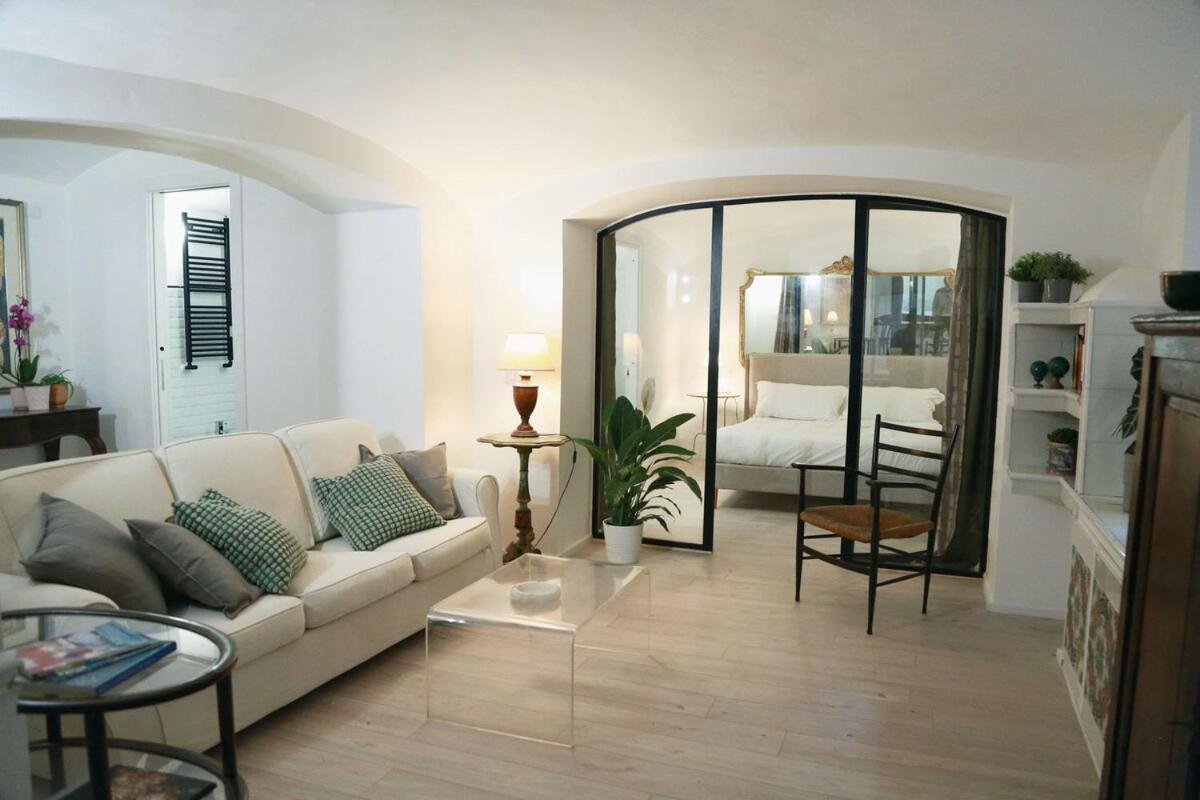 Spacious & Quiet Miracle In Trastevere * Roma